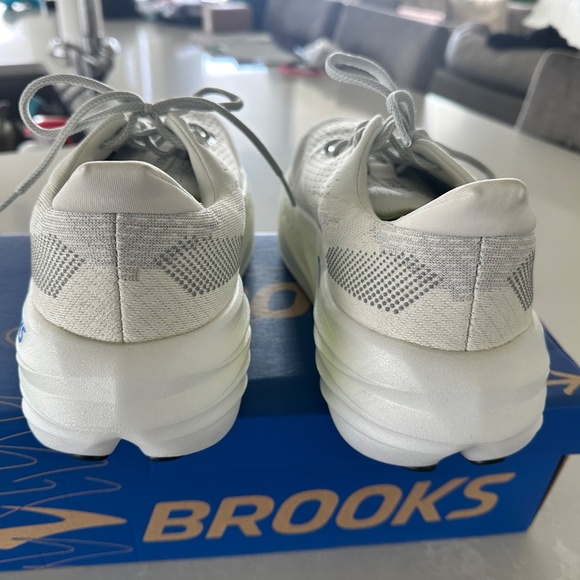 SIZE 11 - MEN'S BROOKS GLYCERIN MAX - LIKE BRAND NEW - Picture 8 of 9